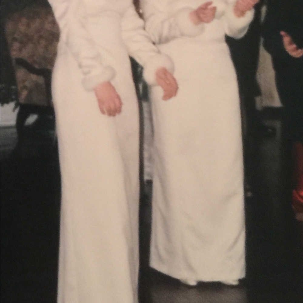 Cream Color Gown - Picture 14 of 16